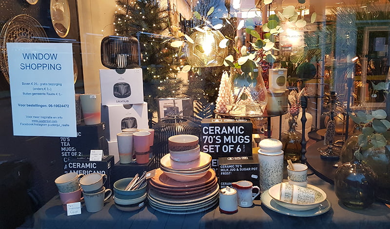 juud-en-jul-window-shoppen